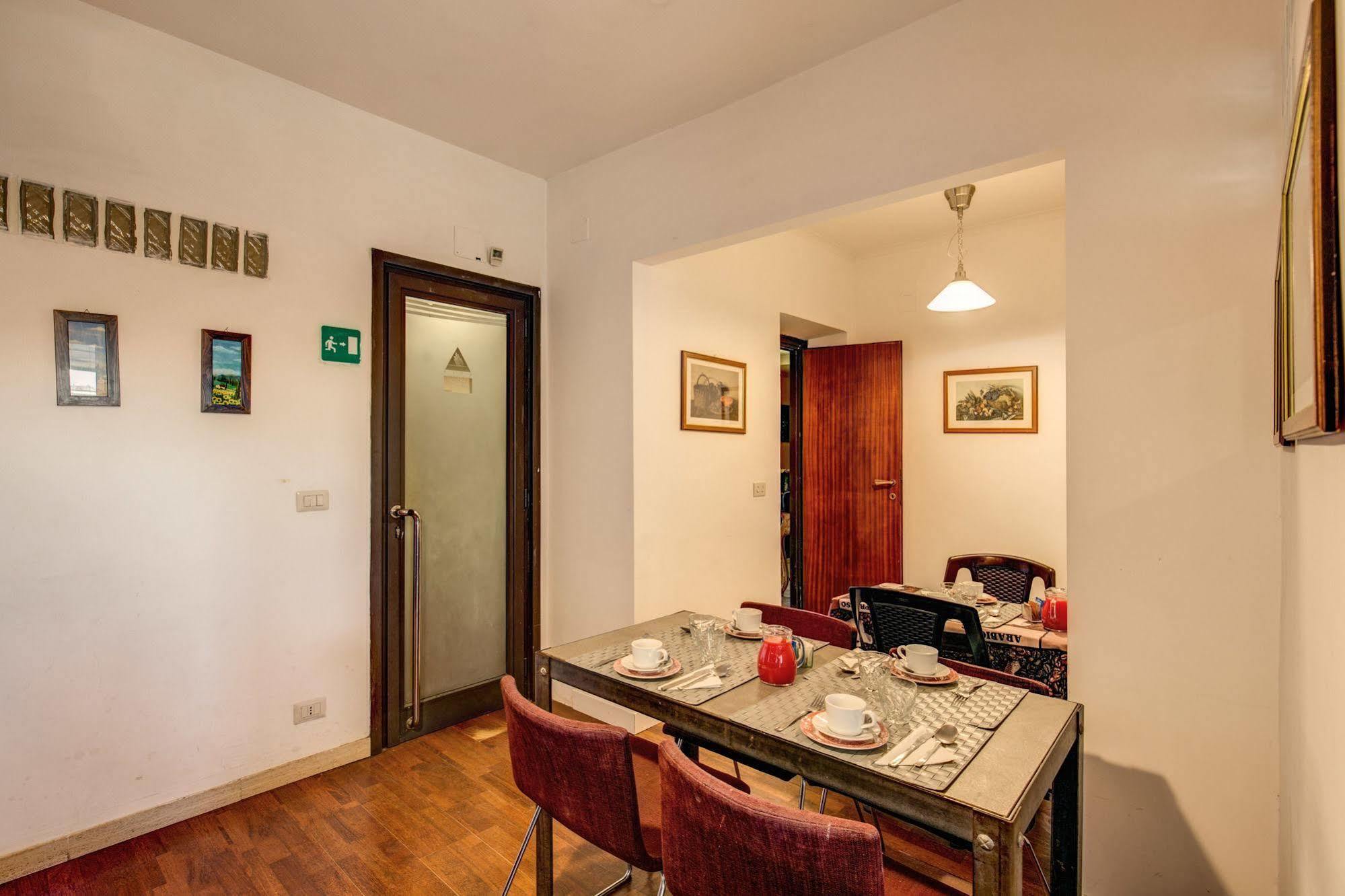B&B Piramide Terrace Rome Exterior photo